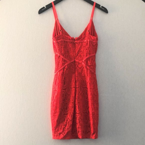 (NEW) GUESS red lace dress w v-neck detail - Picture 3 of 3